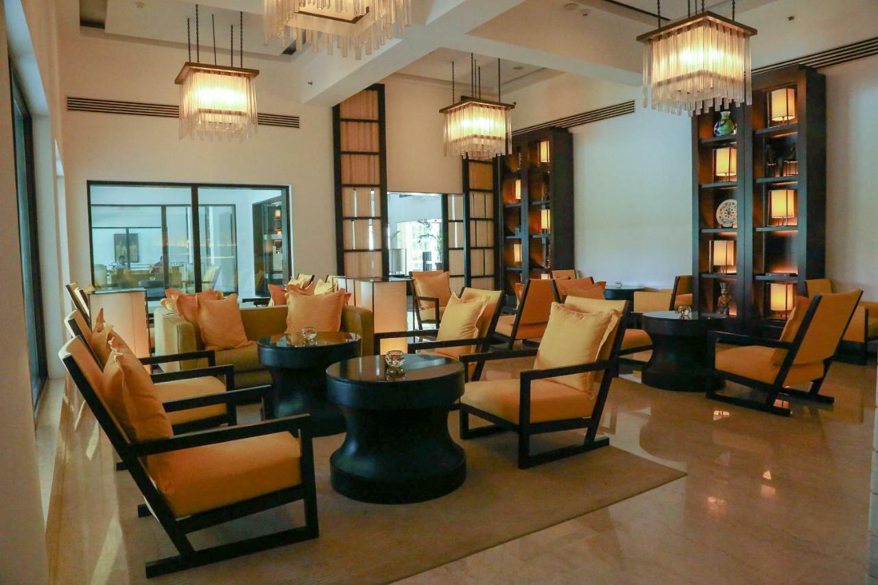 Hotel Trident Agra Agra  Exterior foto Library at the Taj Mahal Palace, Mumbai