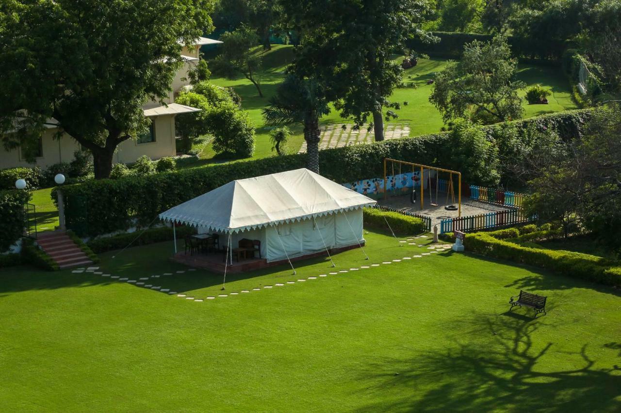 Hotel Trident Agra Agra  Exterior foto The lawns of the Taj Bengal