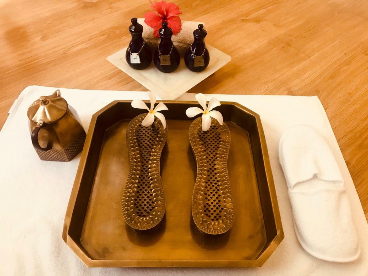 Hotel Trident Agra Agra  Exterior foto Thai foot massage