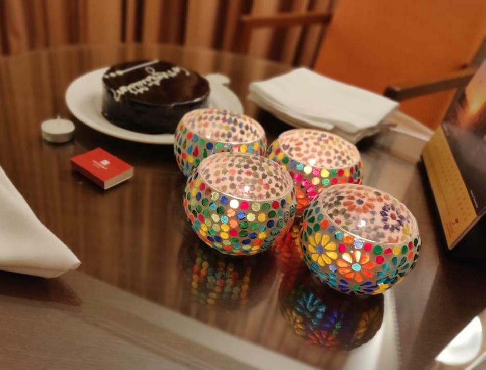 Hotel Trident Agra Agra  Exterior foto A birthday cake